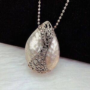 Vintage aged, Silvertone hammered detailed pendant on ball chain Necklace